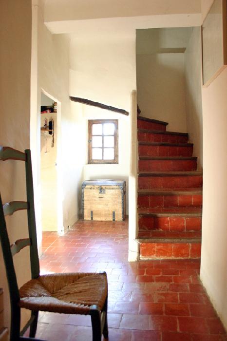 Luberon, in the heart of brushy ground, top hill, ancient converted relay post on a 6 hectares plot